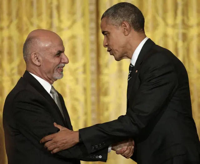 Madaxweyne Ashraf Ghani iyo Obama oo ku kulmay Washington sanadkii 2015-kii.