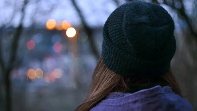 من يشعرون بالوحدة ليسوا أقل أو أكثر قدرة من غيرهم على مخالطة الآخرين والتفاعل معهم