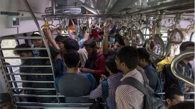 ముంబయి లోకల్ రైలు
