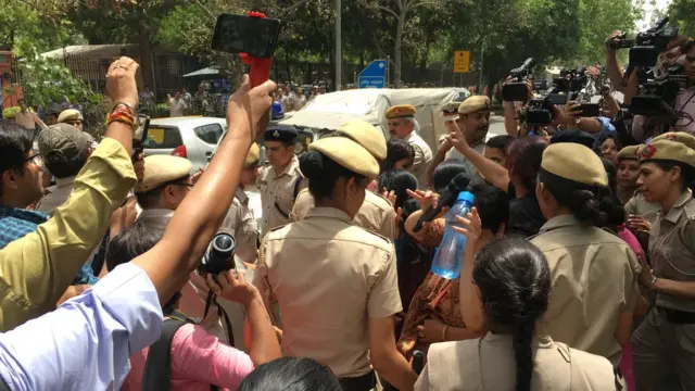 वो औरतें जिन्हें अब भी न्यायपालिका पर विश्वास है