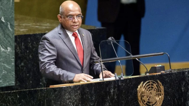 အထွေထွေ ညီလာခံ ဥက္ကဌ မော်လ်ဒိုက် နိုင်ငံခြားရေး ဝန်ကြီး အဗ္ဗဒူလာ ရှာဟစ်