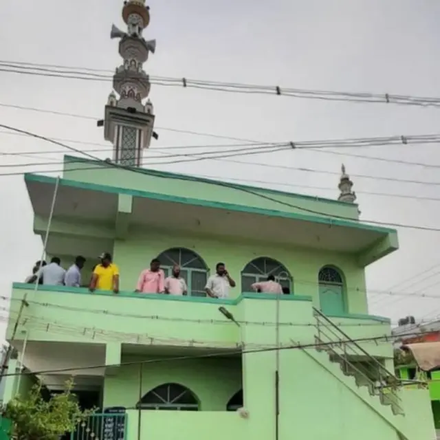 கோவை இந்து முன்னணி அலுவலகம் மீது பெட்ரோல் குண்டு வீச்சு
