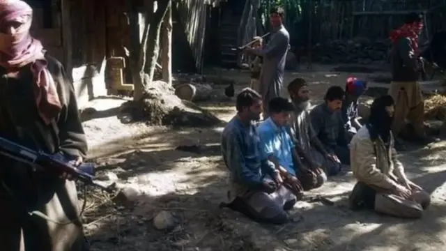 காஷ்மீர் ஃபைல்ஸ்: காஷ்மீரி பண்டிட்கள் தங்கள் சொந்த மண்ணை விட்டு வெளியேற வேண்டிவந்த அந்த இரவின் கதை