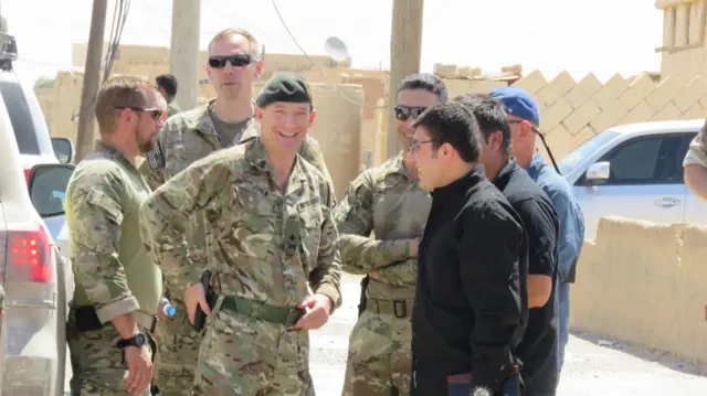 روبرت جونز نائب قائد التحالف الدولي في الرقة