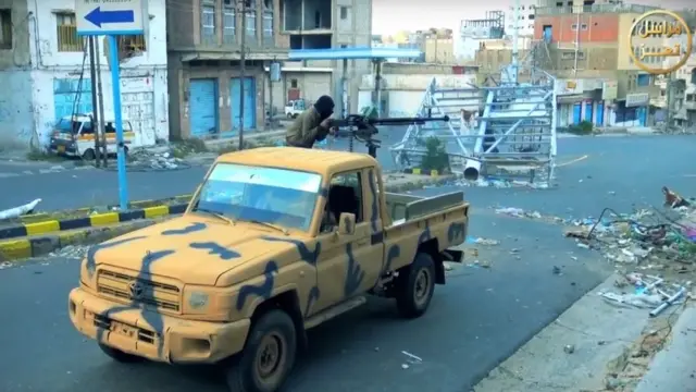 بث تنظيم القاعدة فيديو قال فيه إنه موجود في تعز