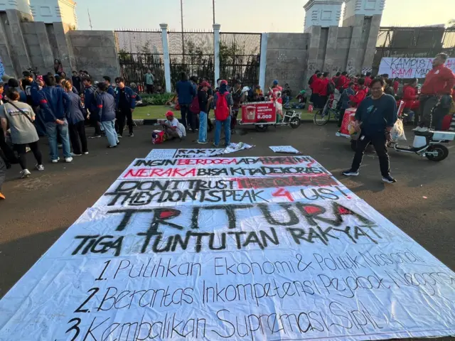 Demo mahasiswa, Trisakti, Universitas Trisakti, gedung DPR