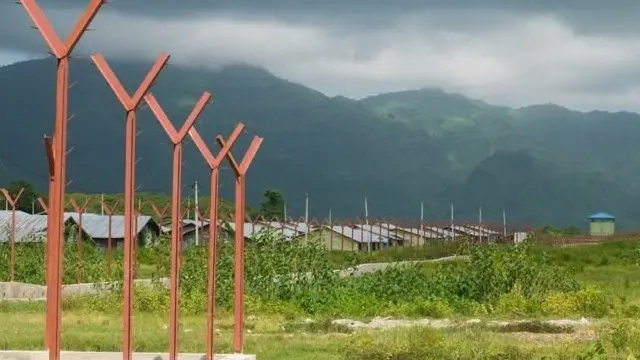 Роҳинжа қишлоқлари ўрнида қурилган бараклар