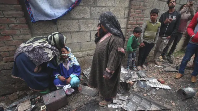 কাশ্মীরে সশস্ত্র সরকারি সৈন্যদের সাথে বন্দুকযুদ্ধে প্রায়শই মারা যাচ্ছে বিচ্ছিন্নতাকামীরা