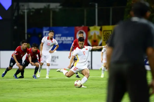 Việt Nam thắng Lào 2-0 ở trận mở màn AFF Cup ngày 6/12