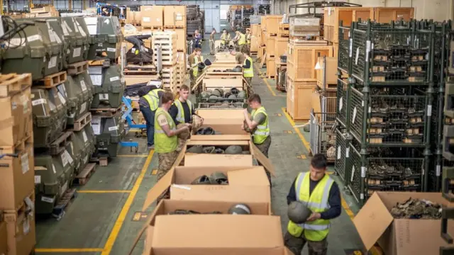 каски склад