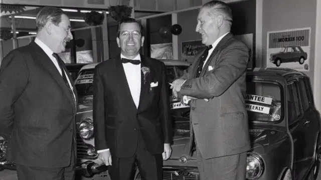 Sir Jack xilliga uu furanaya goobta gawaarida uu ku iibiyo