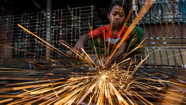 ওয়েল্ডিং আর অটোমোবাইলের কাজ বেশি শিখে ছেলেরা।