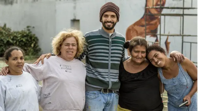 Helder Cavalcante com pacientes do Galba Velloso