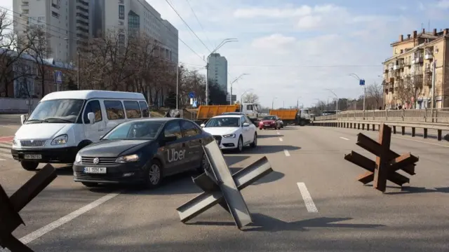 На вулицях Києва з'явилися блокпости