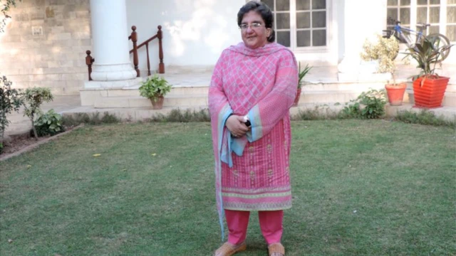 பாகிஸ்தானில்உள்ள தனது வீட்டில்ஜெயின் ஜியா