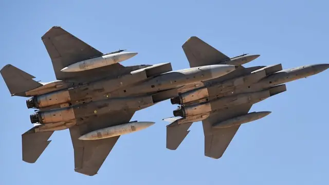 طائرتا اف 15 سعوديتان