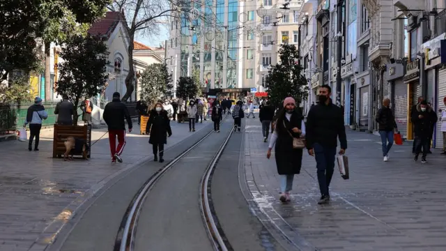 Sokağa çıkma sınırlamasının saatleri güncellendi.