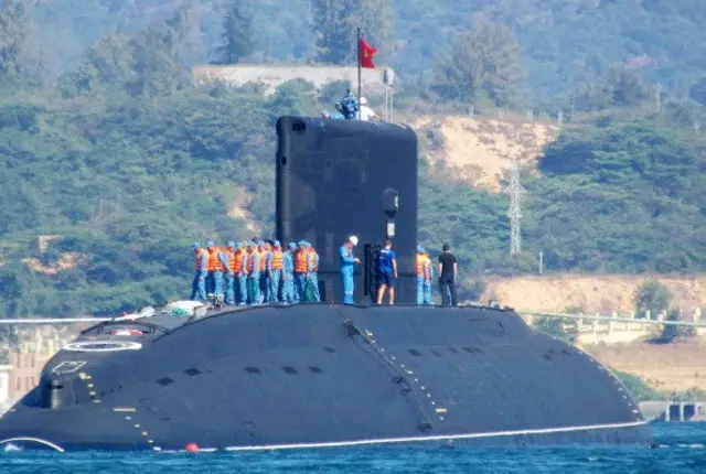 Tàu ngầm