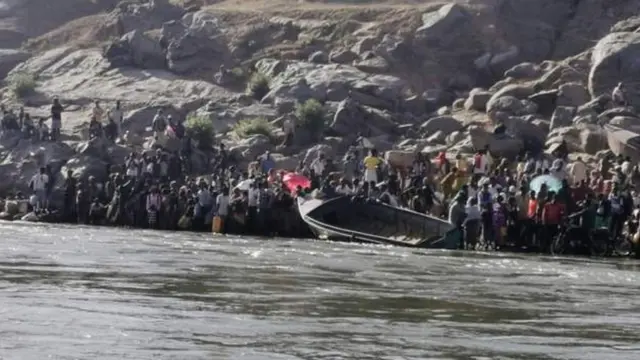 Impunzi zambuka umugezi wa Setit ku mupaka wa Ethiopia na Sudan