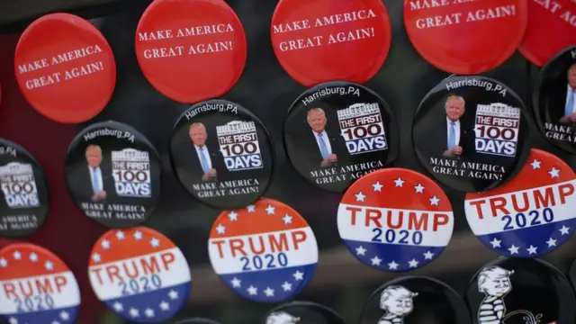 Trump 100. gün rozetleri