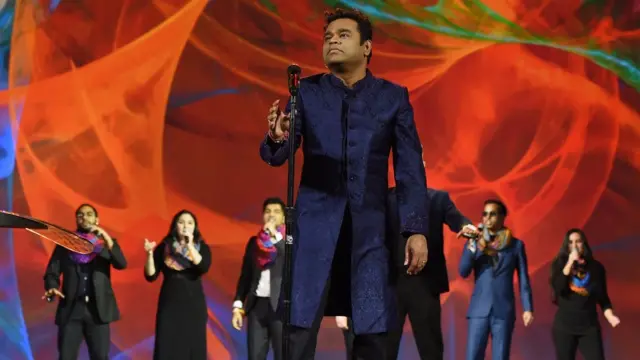 ভারতে গানটিকে জনপ্রিয় করেছেন এ আর রহমান, যিনি নিজেও একজন মুসলিম