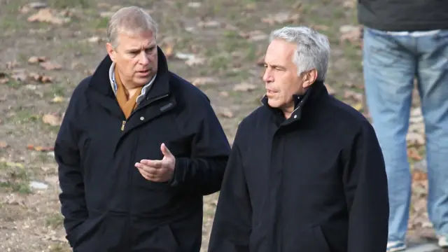 Príncipe Andrew e Epstein no Central Park, em Nova York