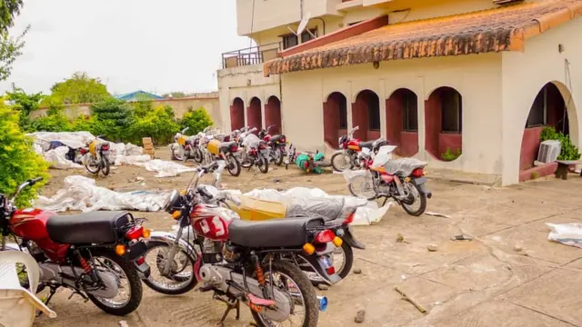 Diẹ lara awọn ọkada to ku sinu ile naa lẹyin ti awọn janduku ko lọ lara rẹ.