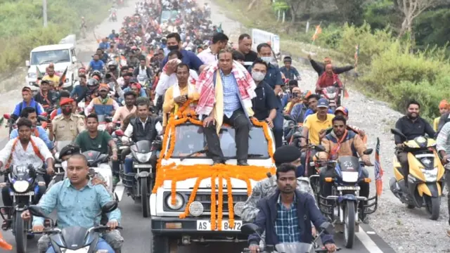 बीजेपी नेता हिमंत बिस्वा सरमा ने चुनाव प्रचार में पूरा ज़ोर लगा रखा है