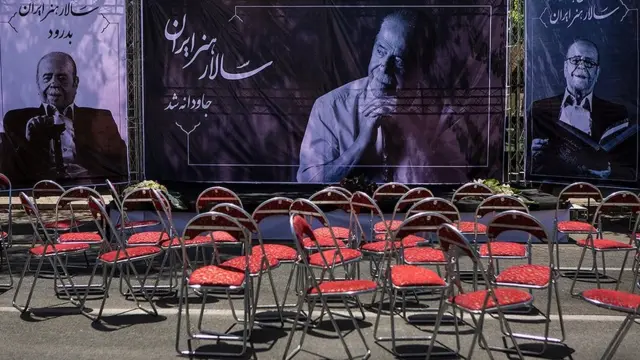 مراسم خاکسپاری محمد علی کشاورز
