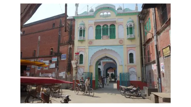 উত্তরপ্রদেশের সাহারাণপুরের দেওবন্দে দারুল উলুম