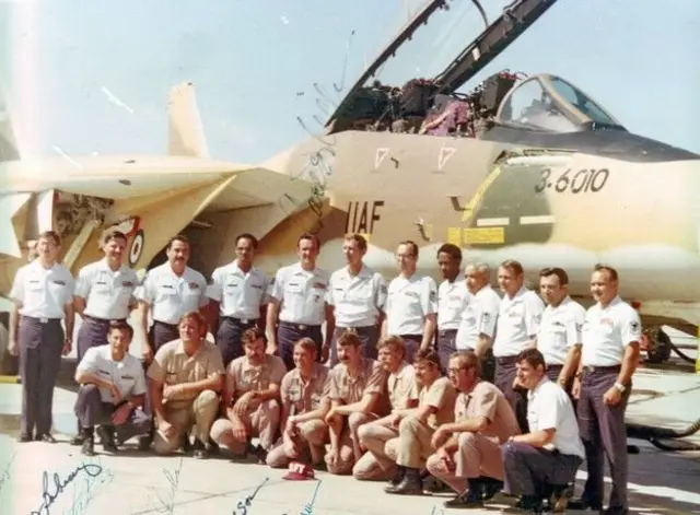 کار تعمیر و نگهداری تمام سامانههای هواپیمای رهگیر اف-۱۴ قرار بود تا سال ۱۳۵۸ کاملا توسط پرسنل فنی ایران صورت بگیرد و به این منظور مستشارانی از شرکت گرومن به اصفهان و پایگاه خاتمی آمدند تا به آموزش افسران و همافران فنی نیروی هوایی بپردازند