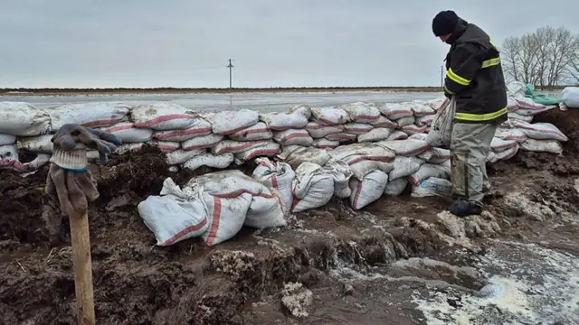 Павлодар вилоятида қирғоқларни мустаҳкамлашга тўғри келди