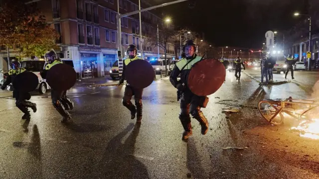 policía antidisturbios