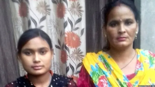 लखविंदर कौर अपनी मां के साथ