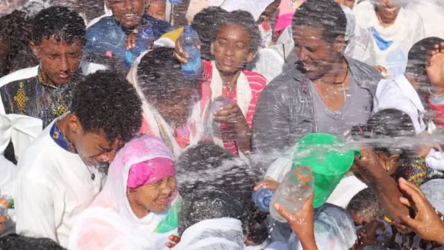 ጥምቀት በኦርቶዶክስ ኃይማኖት አማኞች ዘንድ በድምቀት ይከበራል፤ ባሕላዊ ዳራውም ከፍ ያለ ነው