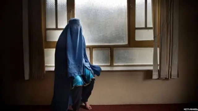 ਅਫਗਾਨ ਔਰਤਾਂ, ਖੁਦਕੁਸ਼ੀ