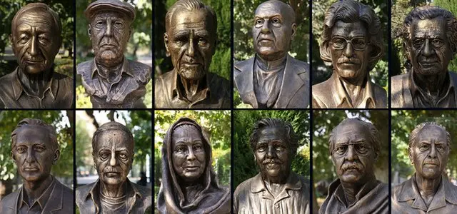 مجسمه های تعدادی از هنرمندان ایران در پارک هنرمندان تهران که انتقادهایی در پی داشت