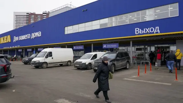 IKEA tạm dừng hoạt động ở Nga, Belarus