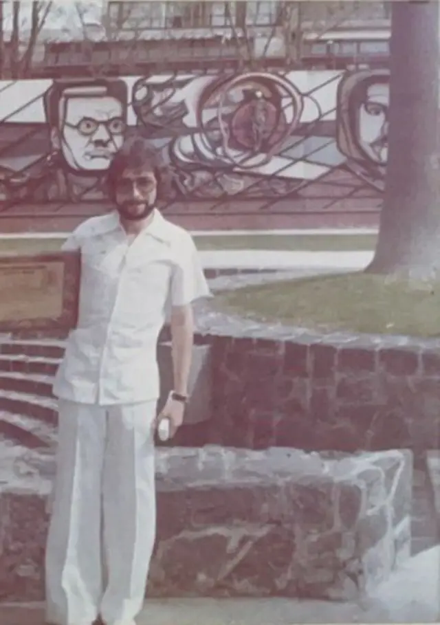 Madrigal en el día de su graduación en la UNAM.