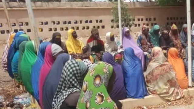Bamwe muri abo bagore n'abana bari barashimuswe