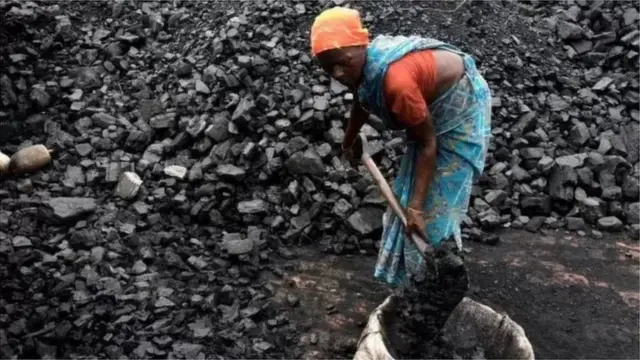 ঝাড়খন্ডে কয়লাভিত্তিক বিদ্যুৎকেন্দ্র করছে আদানি গ্রুপ।