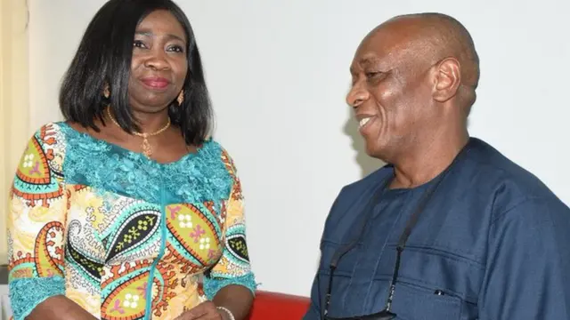 Aworan Abike Dabiri ati olukọ ọmọ Naijiria ti wọn le kuro nile ẹkọ fasiti ni Ghana