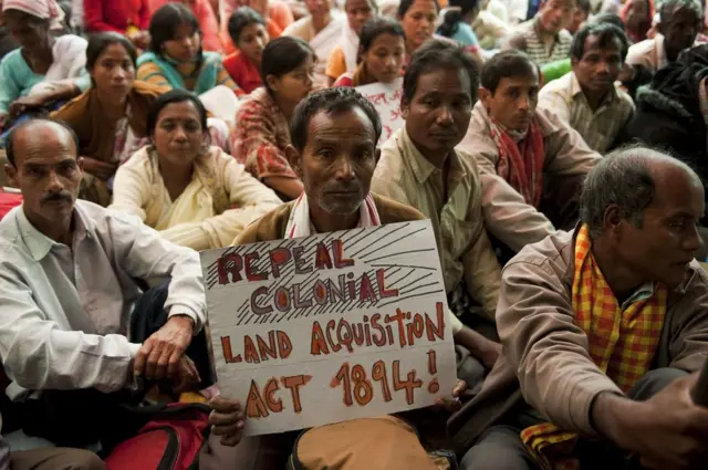 కొత్త భూసేకరణ చట్టం కోసం రైతుల ఉద్యమం