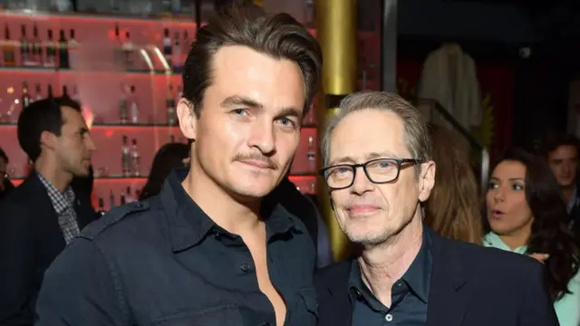 الممثل ستيف بوسيمي، والممثل روبرت فريند