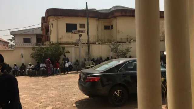 Ndị mmadụ gbakọrọ be M.J. Ekeweremadu