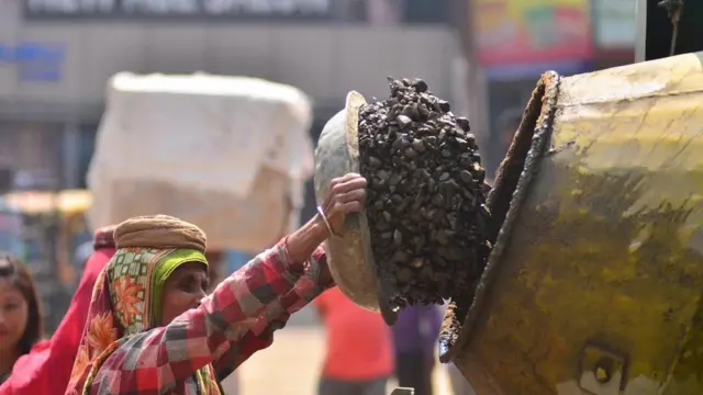 నిర్మాణ పనులు