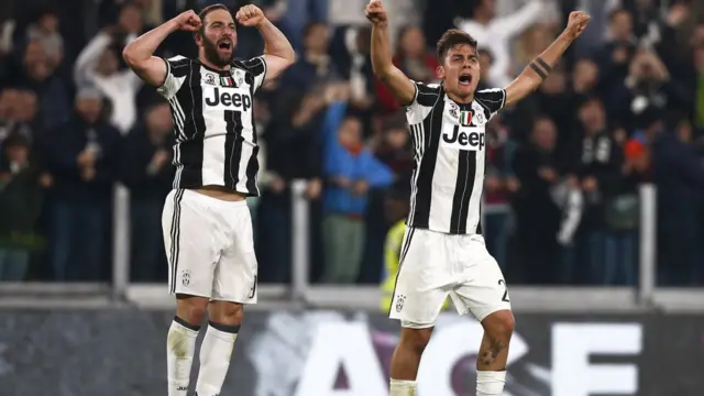 پاولو دېبالا او ګونزالو هېګوایین