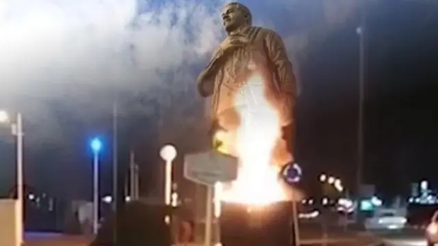 آتش زدن مجسمه سلیمانی در شهرکرد