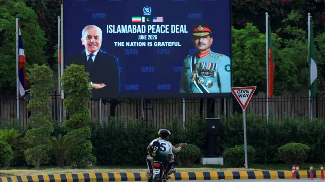 ইরান-যুক্তরাষ্ট্র সংঘাতে মধ্যস্থতাকারীর ভূমিকা পালন করে আন্তর্জাতিক রাজনীতিতে নিজেদের গ্রহণযোগ্যতা তৈরি করেছে পাকিস্তান
