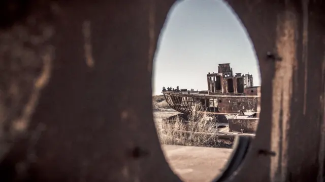 Tekne mezarlığı , Paul Ivan Harris